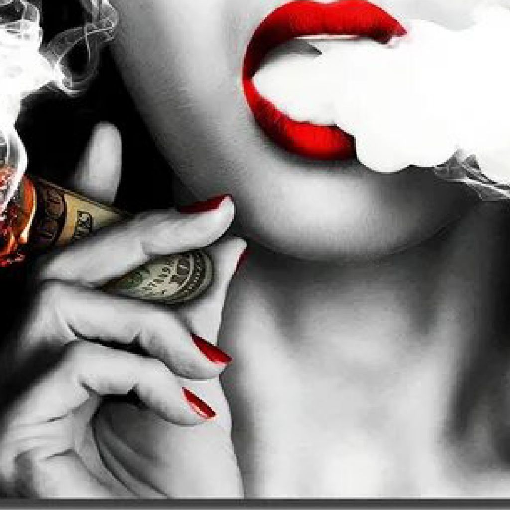 Губы с сигаретой. Девушка с красными губами и сигаретой. Сигарета в губах девушки. Девушка с сигарой и виски. Она хочет деньги губы